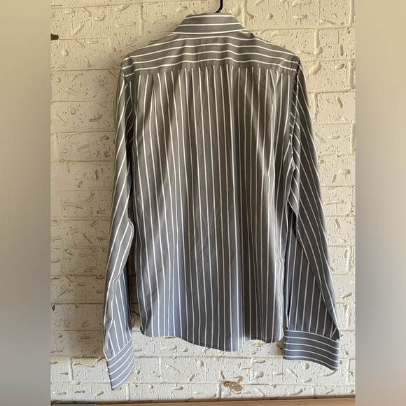 Vintage Abercrombie & Fitch Gray and White Striped Dress Shirt - Picture 5 of 6